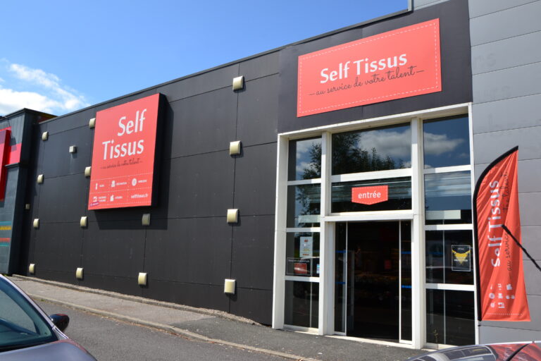 local commercial quimper gourvily Self tissus