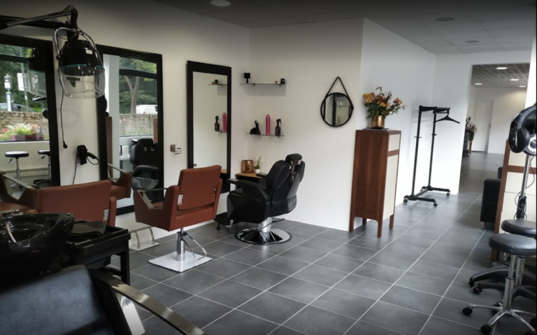 Local commercial lys coiffure quimper